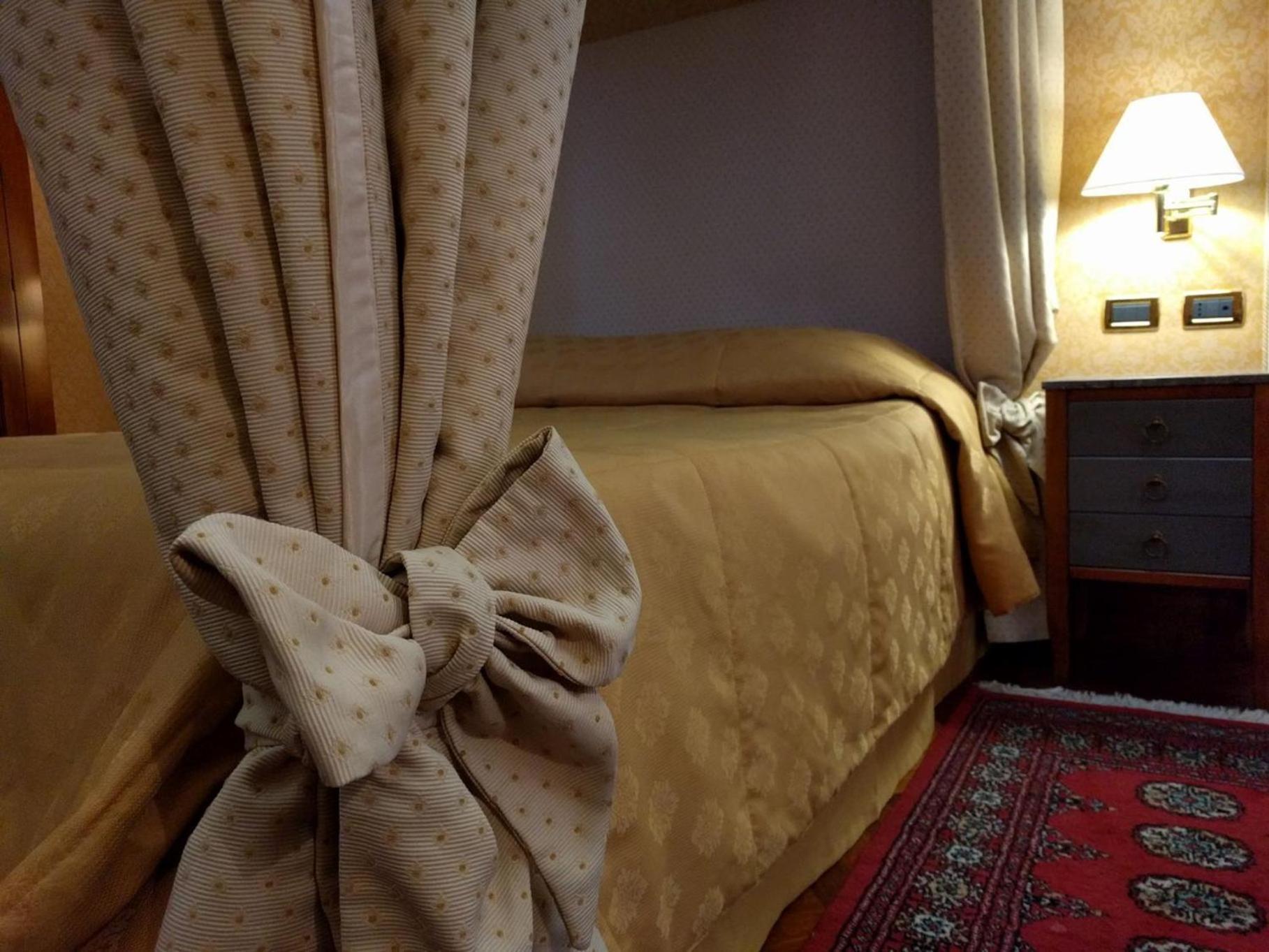 Grand Hotel Piazza Borsa Palermo Kültér fotó